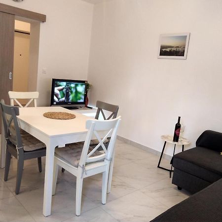 Deluxe Apartment Joia With Balcony On The Beach Bacvice, Free Parking, Old Town, Near Ferry Port Split Dış mekan fotoğraf