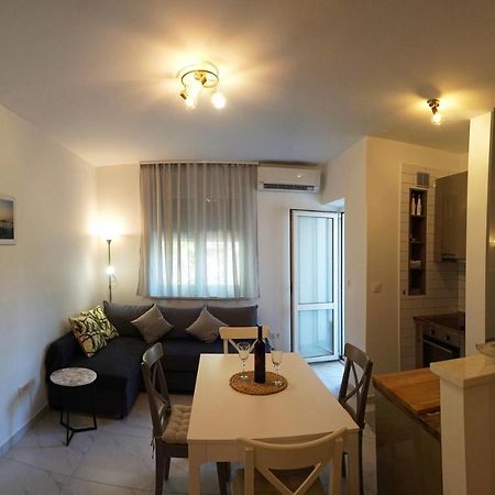 Deluxe Apartment Joia With Balcony On The Beach Bacvice, Free Parking, Old Town, Near Ferry Port Split Dış mekan fotoğraf