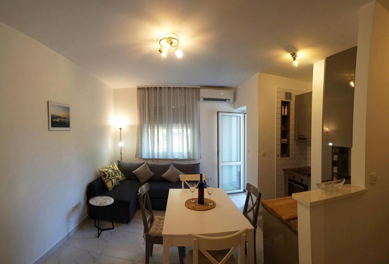 Deluxe Apartment Joia With Balcony On The Beach Bacvice, Free Parking, Old Town, Near Ferry Port Split Dış mekan fotoğraf